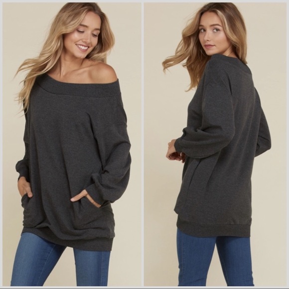 CLEARANCE‼️  Off One Shoulder Top - Picture 2 of 8